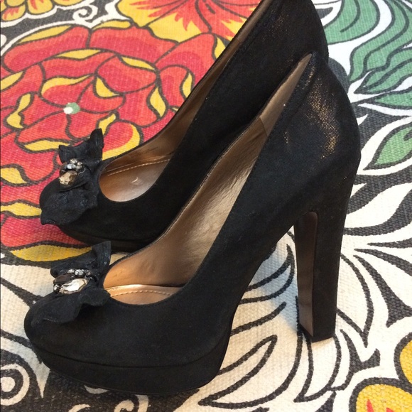 BCBGeneration Pin Up Heels - Picture 2 of 3